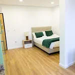Apartment In Real